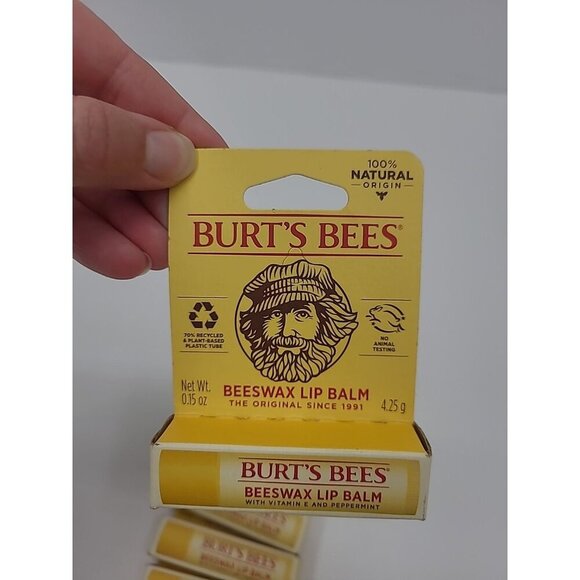 Burt's Bees Beeswax Lip Balm Moisturizing 100% Natural Origin Lot of 4 - Picture 2 of 3